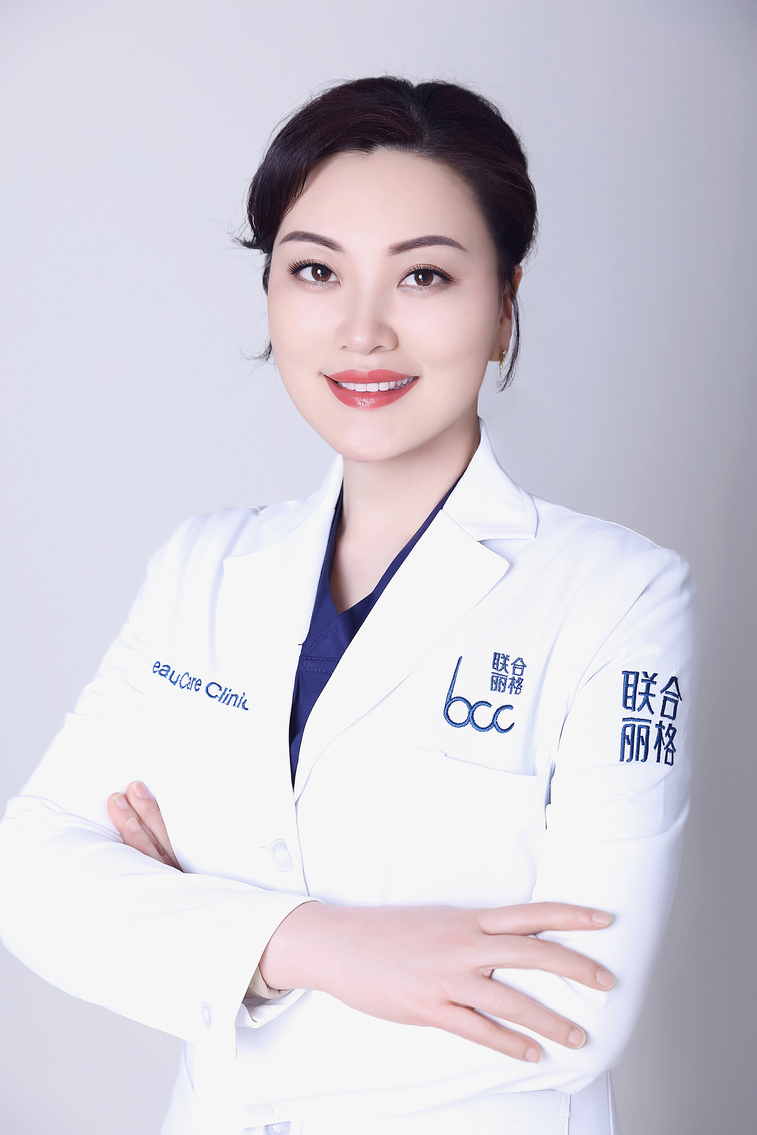  p>王曼,女,上海联合丽格医疗美容非手术中心院长 