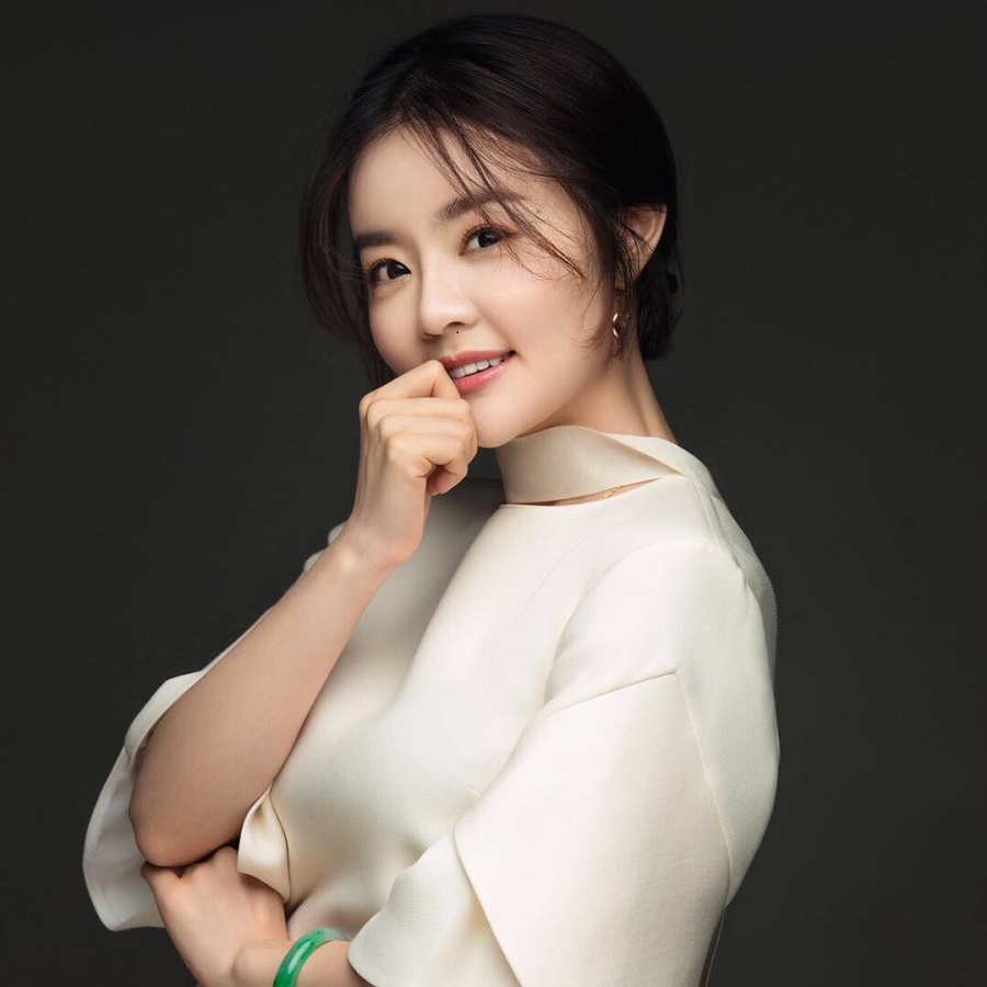 ">中国东方演艺集团 /a>青年女高音歌唱家,出生于吉林延边(朝鲜族)