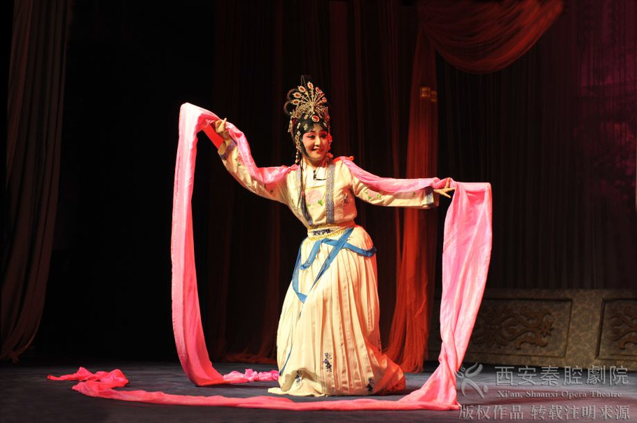  p>眉户,分布于山西晋南,陕西,甘肃,豫西等各省地,又称 "眉鄠"或"迷糊