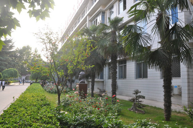 西安八十三中学