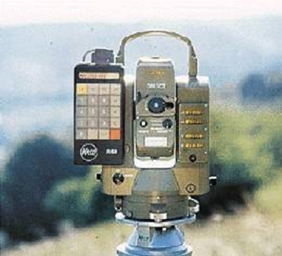  p>电磁波测距仪(electromagnetic distance measuring instrument)
