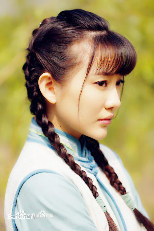  p>郭芮溪 i>, /i>生于江苏省镇江市,中国内地女演员,毕业于传媒大学 