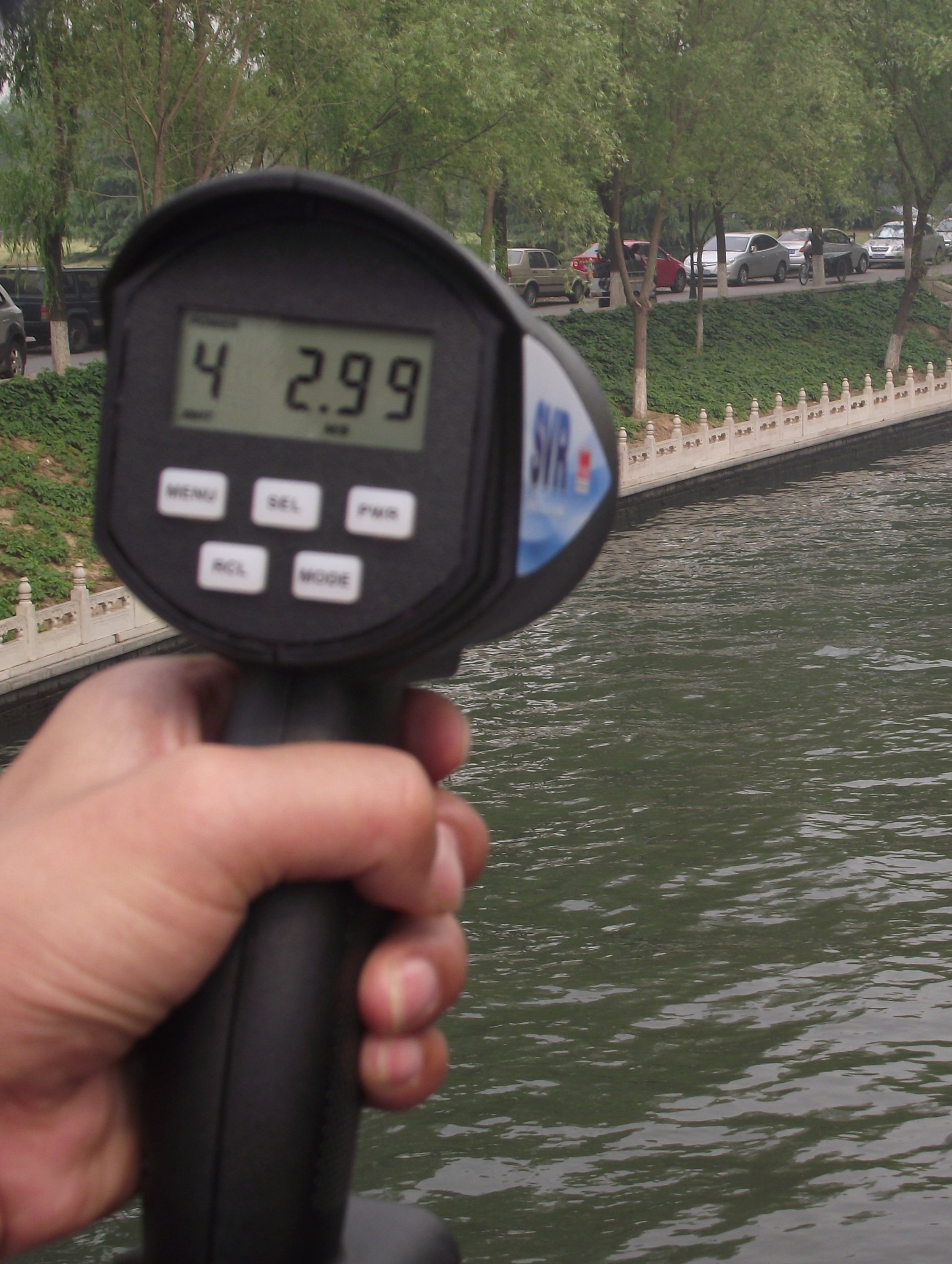 svr俗称"雷达测速枪"是美国德卡托decatur电子公司制造的专业测速仪器