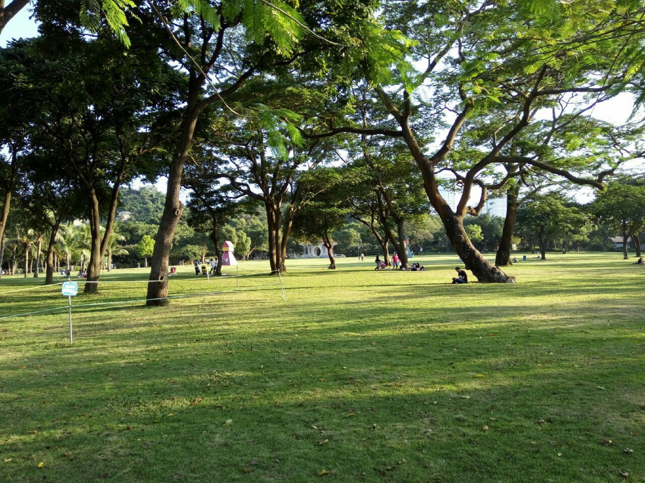">石景山公园成立于1987年,面积约50万平方米,地处珠海市旅游中心地段