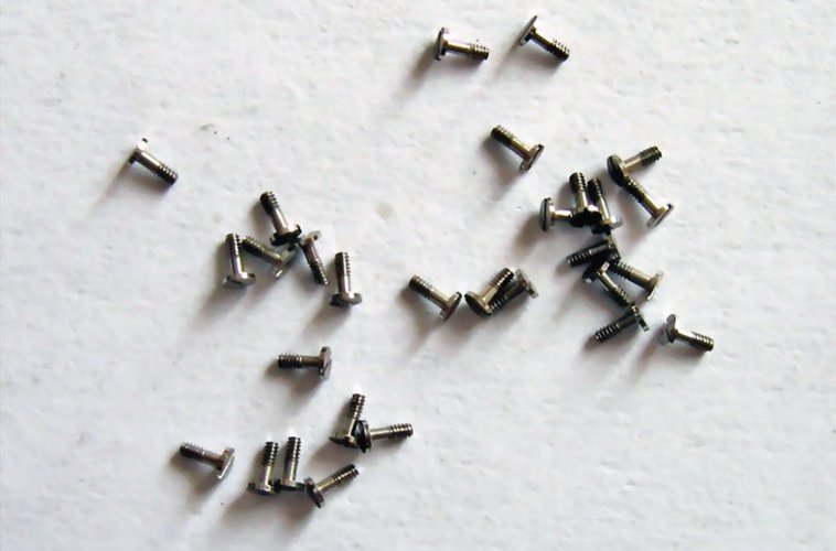  p>眼镜螺丝是用于固定眼镜架的小螺丝,也叫 a href="#" data-lemmaid