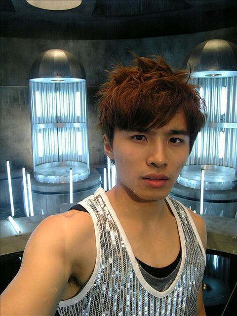  p>刘峻纬(awayne liu),1985年10月15日出生,原名刘俊纬,艺名阿纬(a