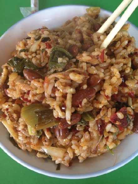 酸菜豆米炒饭