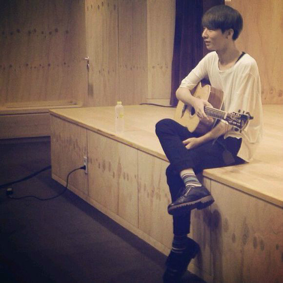  p>郑成河(1996年9月2日),原名郑晟河(2013年12月28日经纪人微博纠正)