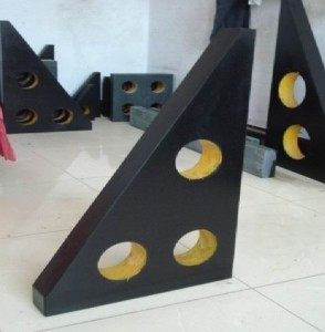  p>直角尺,是检验和划线工作中常用的量具,用于检测工件的垂直度及