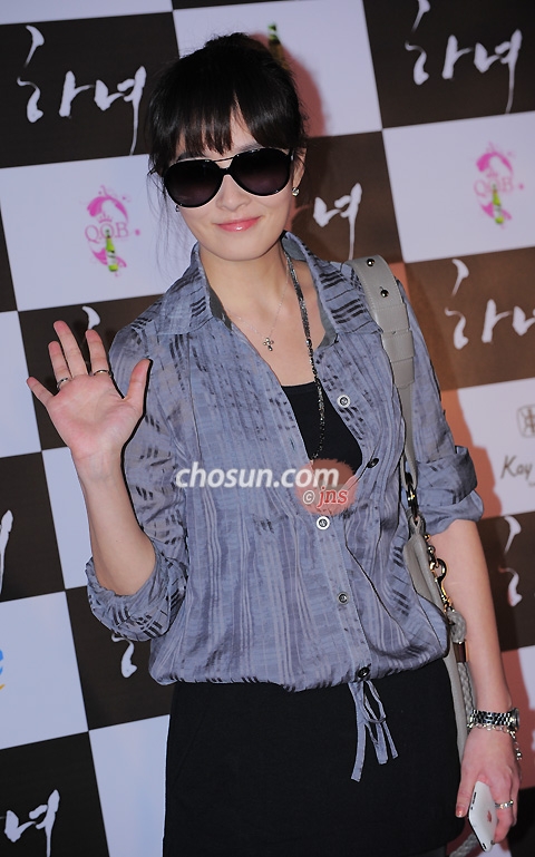  p>金善雅(正确中文译名为:金宣儿;英文:kim sun a;谚文:),韩国女演员