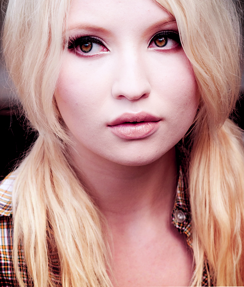  p>艾米丽·布朗宁(emily browning),1988年12月7日出生于澳大利亚