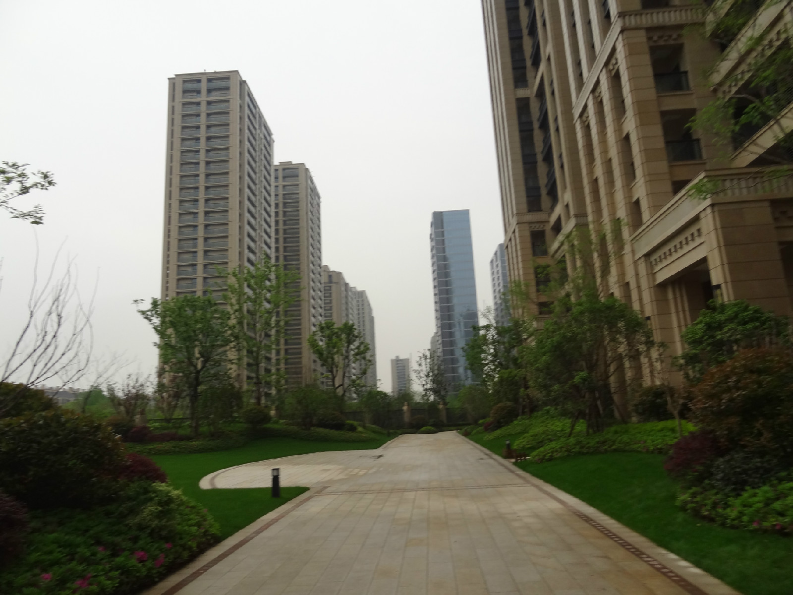  p>康城一品,雄踞临平新城cbd中央,东临9万m2水景公园,南靠世纪大道