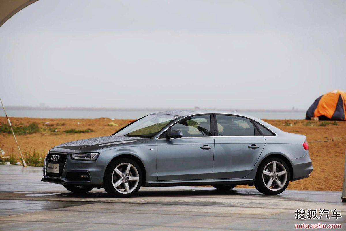 全新奥迪a4l采用了全新的外观和底盘设计,在正面和后面该
