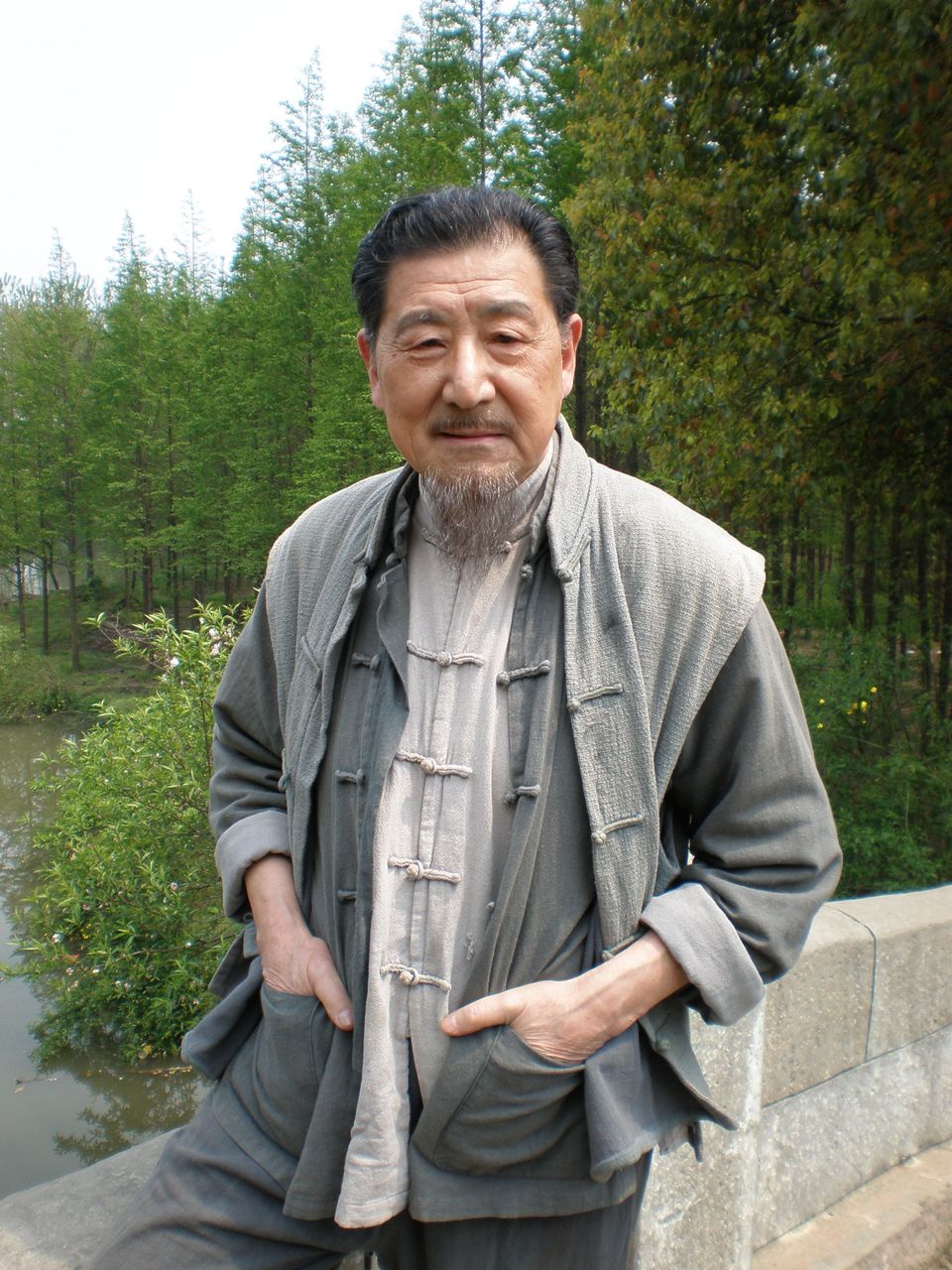  p>石子良,国内演员,河北保定人,现居上海.