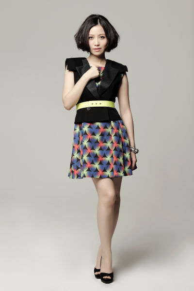 是金志文,陈楚生,江映蓉,姚贝娜,多亮,欧豪,毕夏演唱的一首歌曲,由