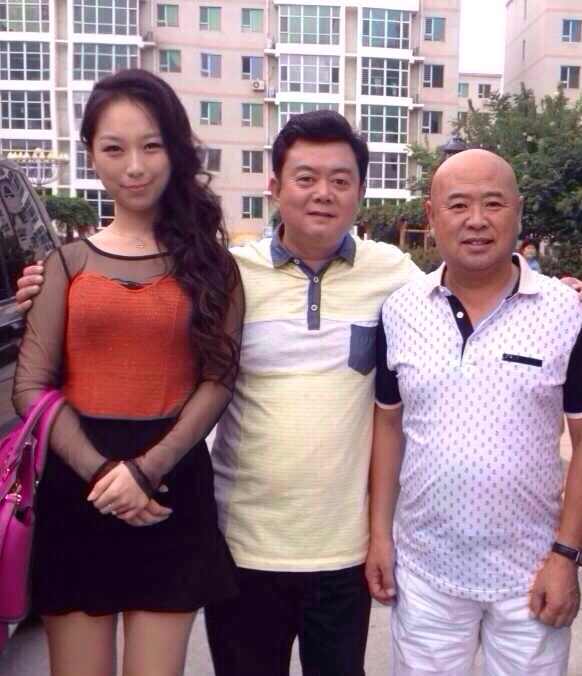 (北京)有限公司出品,易莉执导,董凌山,谢林明担任编剧,赵广群,张二丹