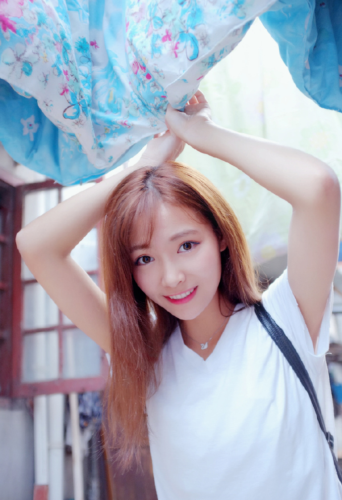  p>许佳琪(kiki),1995年8月27日出生于浙江省台州临海市,中国内地流行