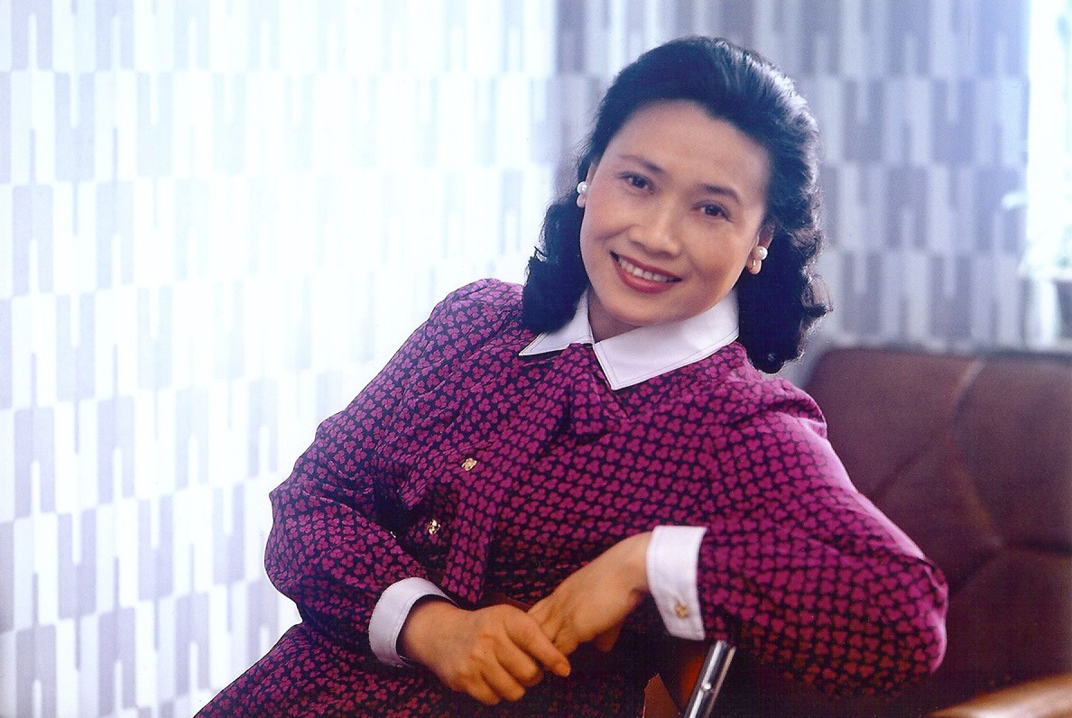 1980年,由首席女歌手 a target="_blank" href="/item/朱逢博/569204"