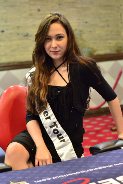 又译为"拉美裔,西班牙语裔,西语裔",美国拉丁裔全称西班牙裔和拉丁裔