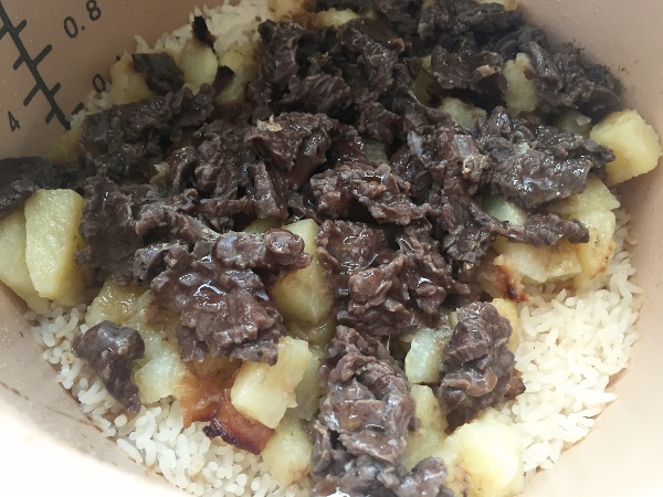 土豆牛肉煲仔饭