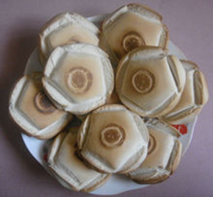  p data-id="gnx9eq3del">日庄火烧是山东青岛市莱西特产名吃,割五瓣