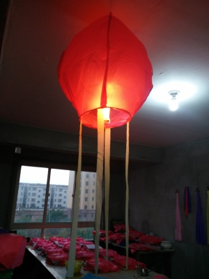  p data-id="gnsnx0nbib">孔明灯,又叫天灯,俗称许愿灯,祈天灯,是一种