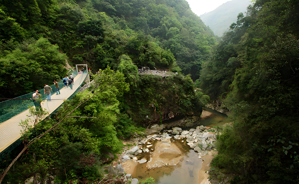 八乡山大峡谷