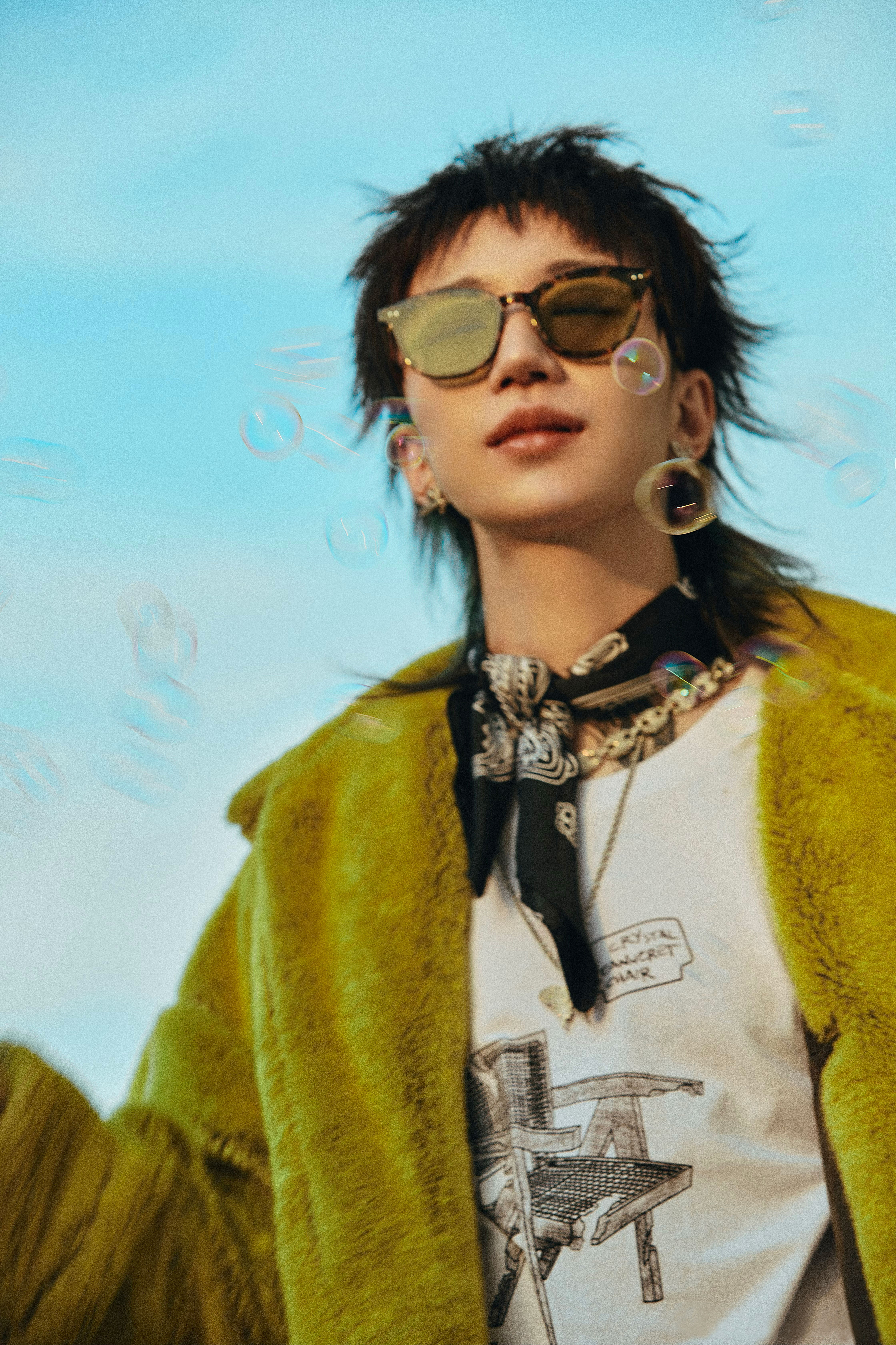  p>kc(左元杰),1995年12月5日出生于广东省广州市,毕业于华东政法大学