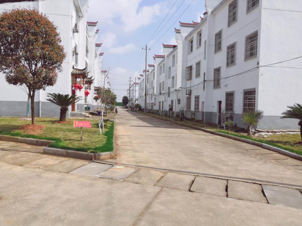 曲江镇,隶属于江西省宜春市 a target="_blank" href="/item/丰城市