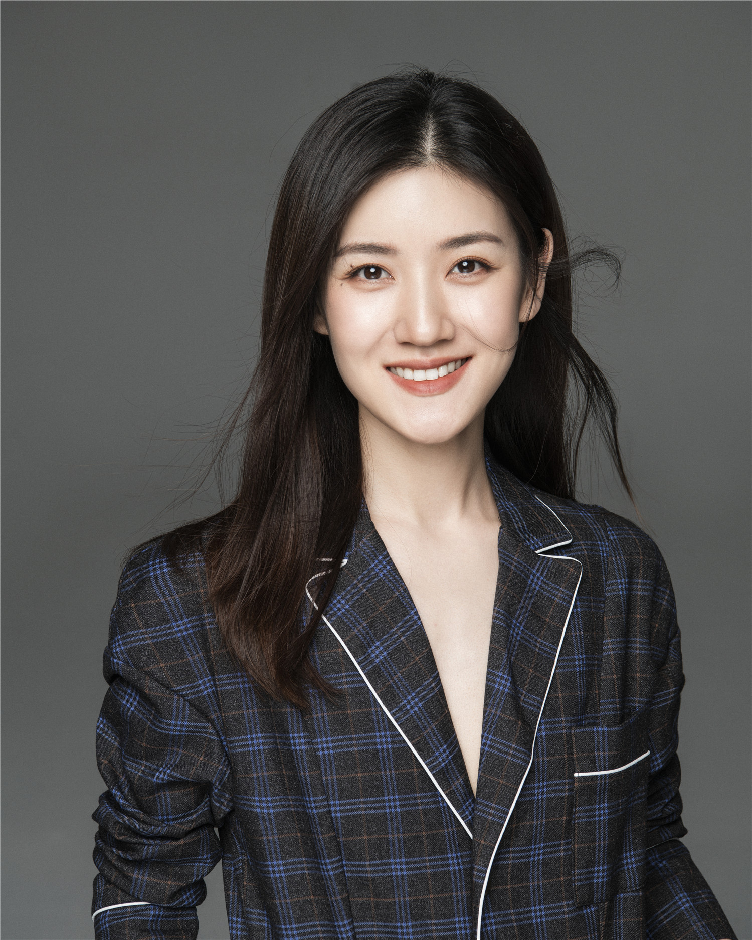  p data-id="go0dfpk4lo">李晓明,曾用名李思睿,1992年11月5日出生于