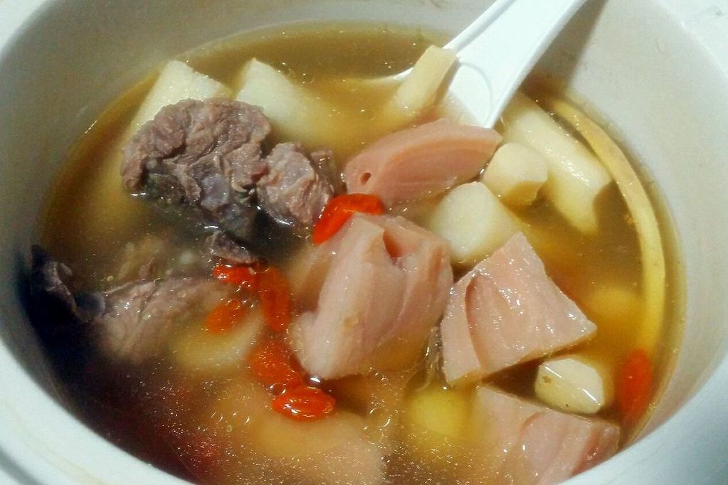 莲藕山药排骨汤