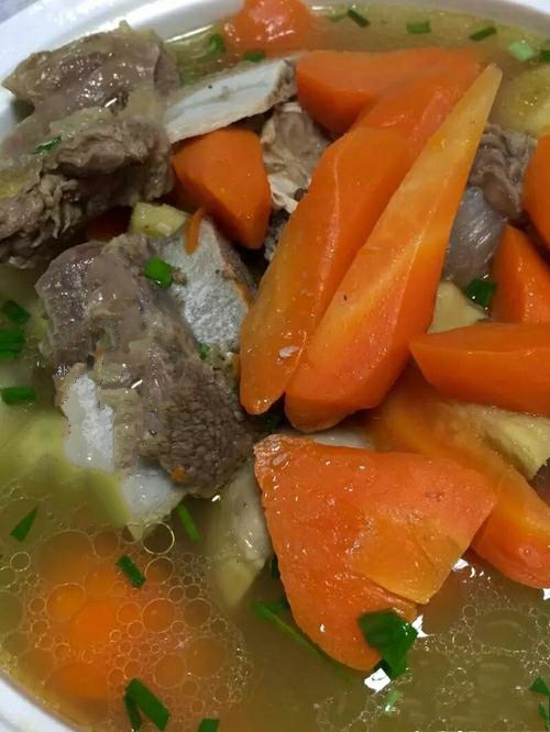 胡萝卜牛骨汤