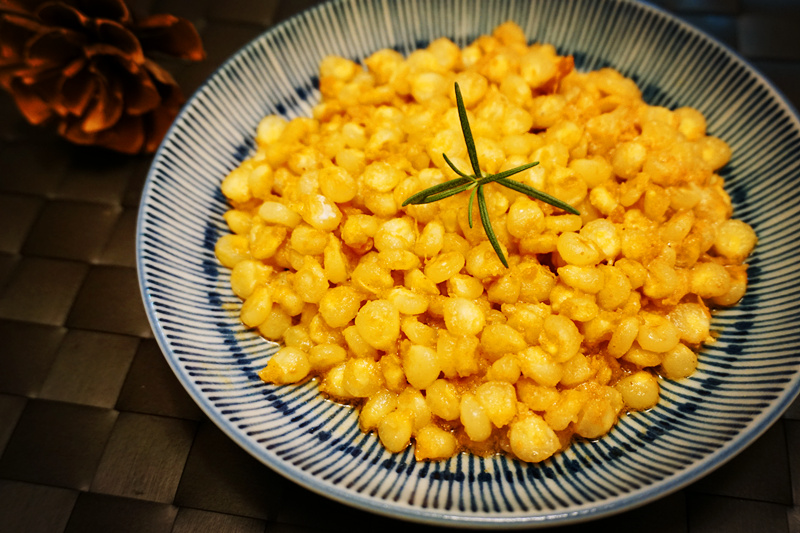  p>蛋黄中含有大量 a href="#" data-lemmaid="3638443">卵磷脂 /a>