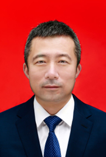现任吉林省吉林市蛟河市人民政府副市长,市公安局党委书记,局长