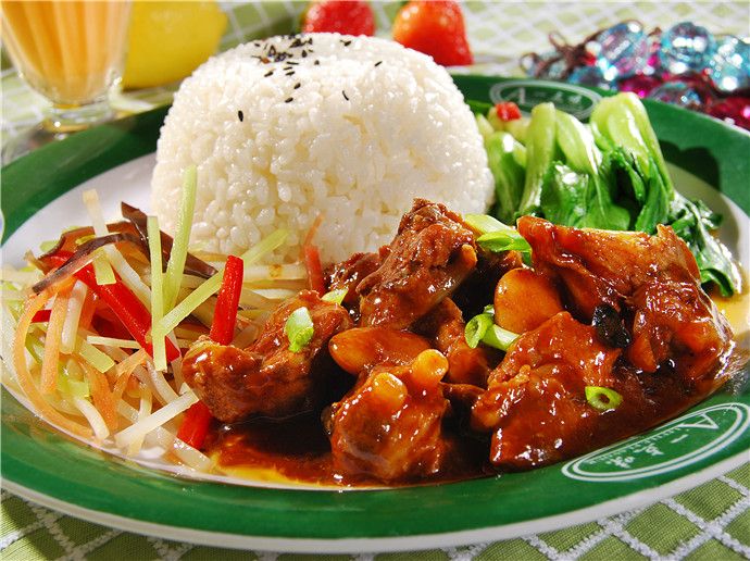  p>豆豉蒸排骨饭是一道以排骨,米饭为主要食材的家常菜肴.