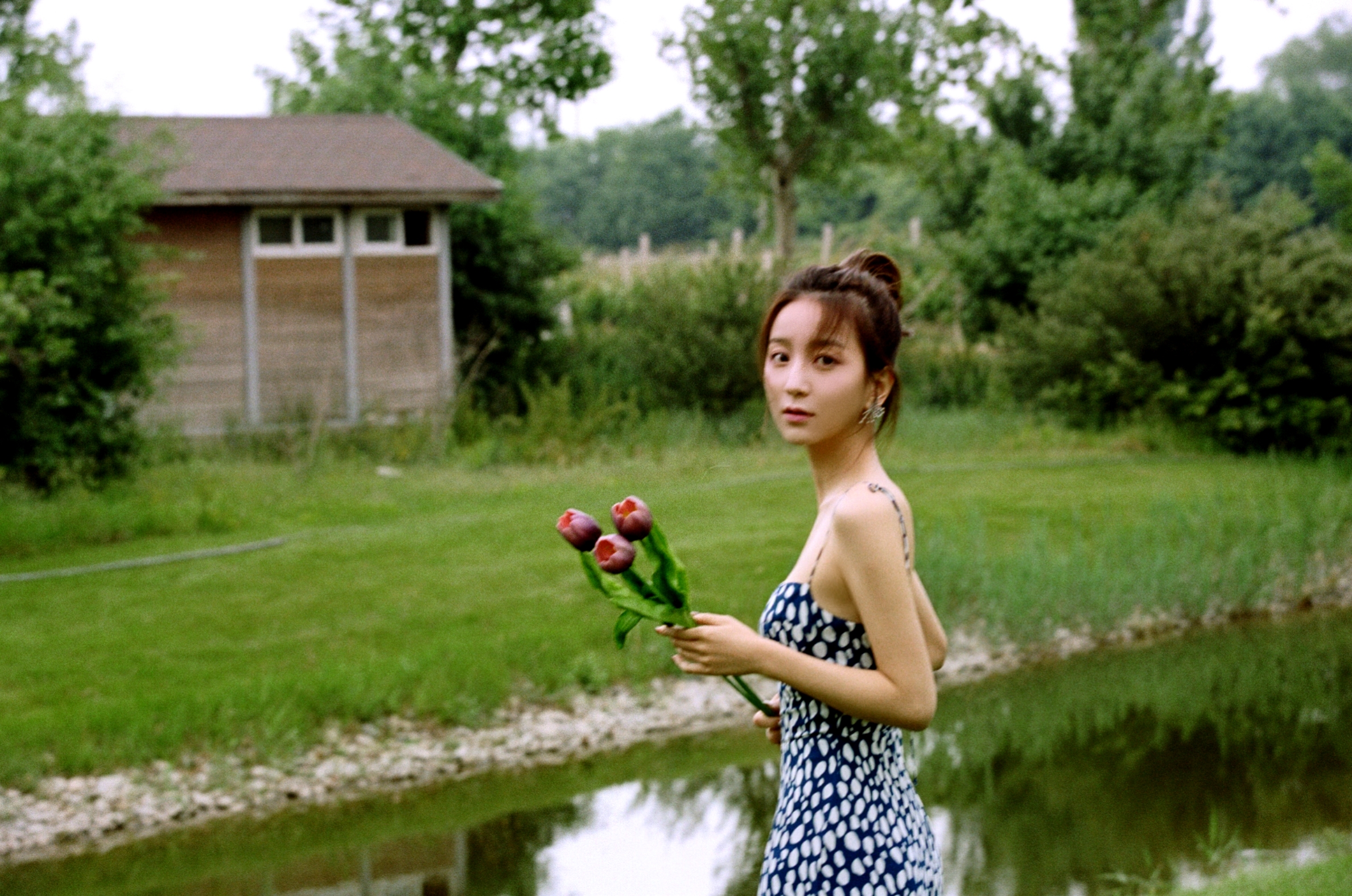  p data-id="gncn40whdj">卢佳,出生于湖南省,中国内地影视女演员