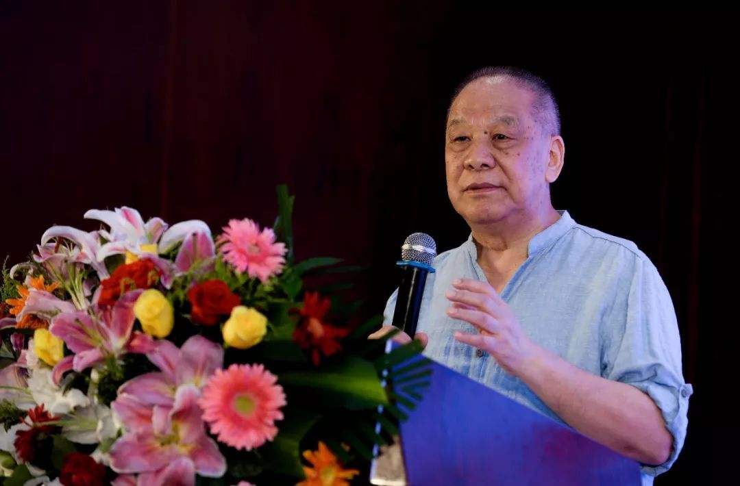 刘心武第一次见王小波觉得他又丑又凶，灵魂却很优美_百科TA说