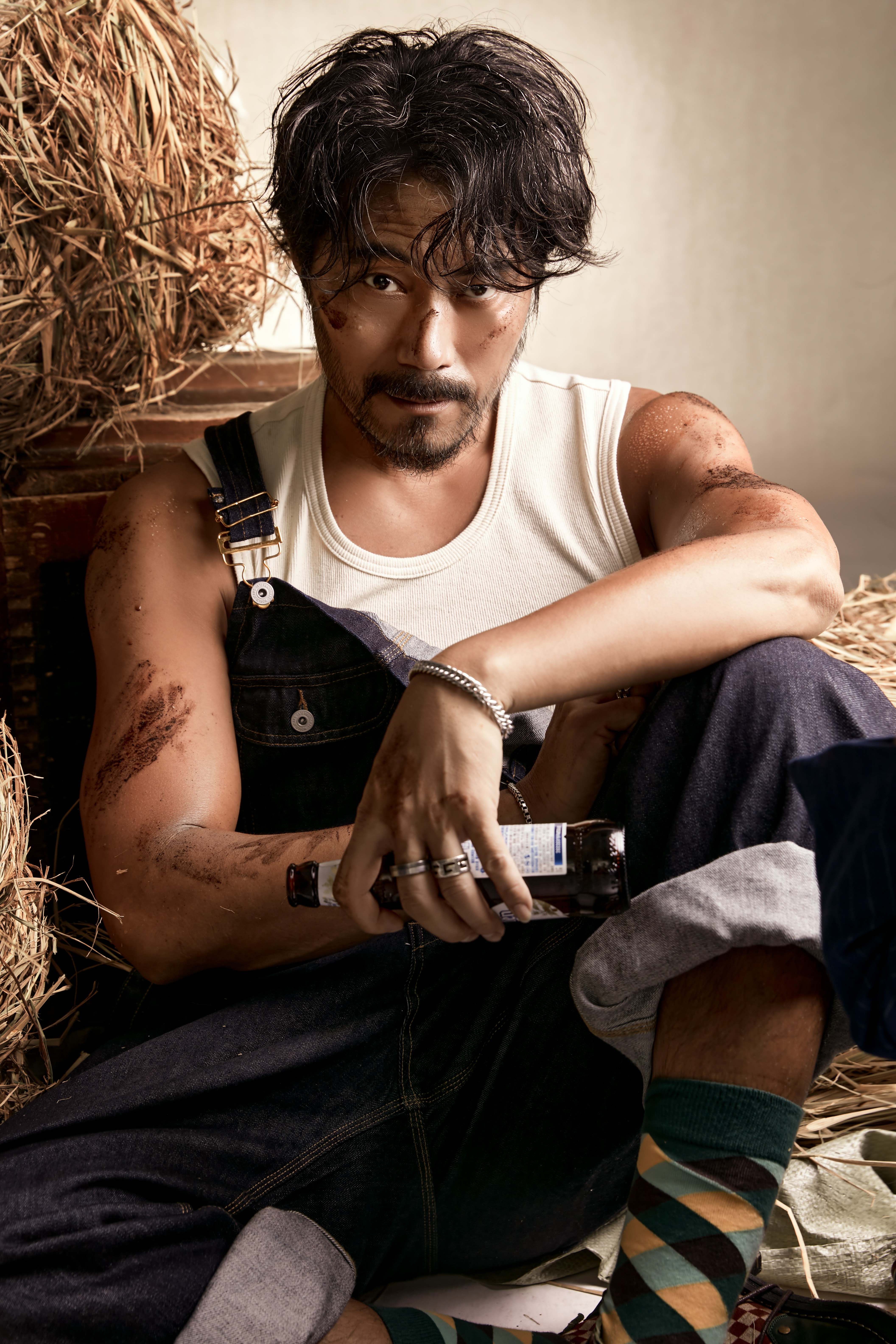 p7thazk">钟雷,1978年5月年出生于山东省临沂市费县,中国内地男演员