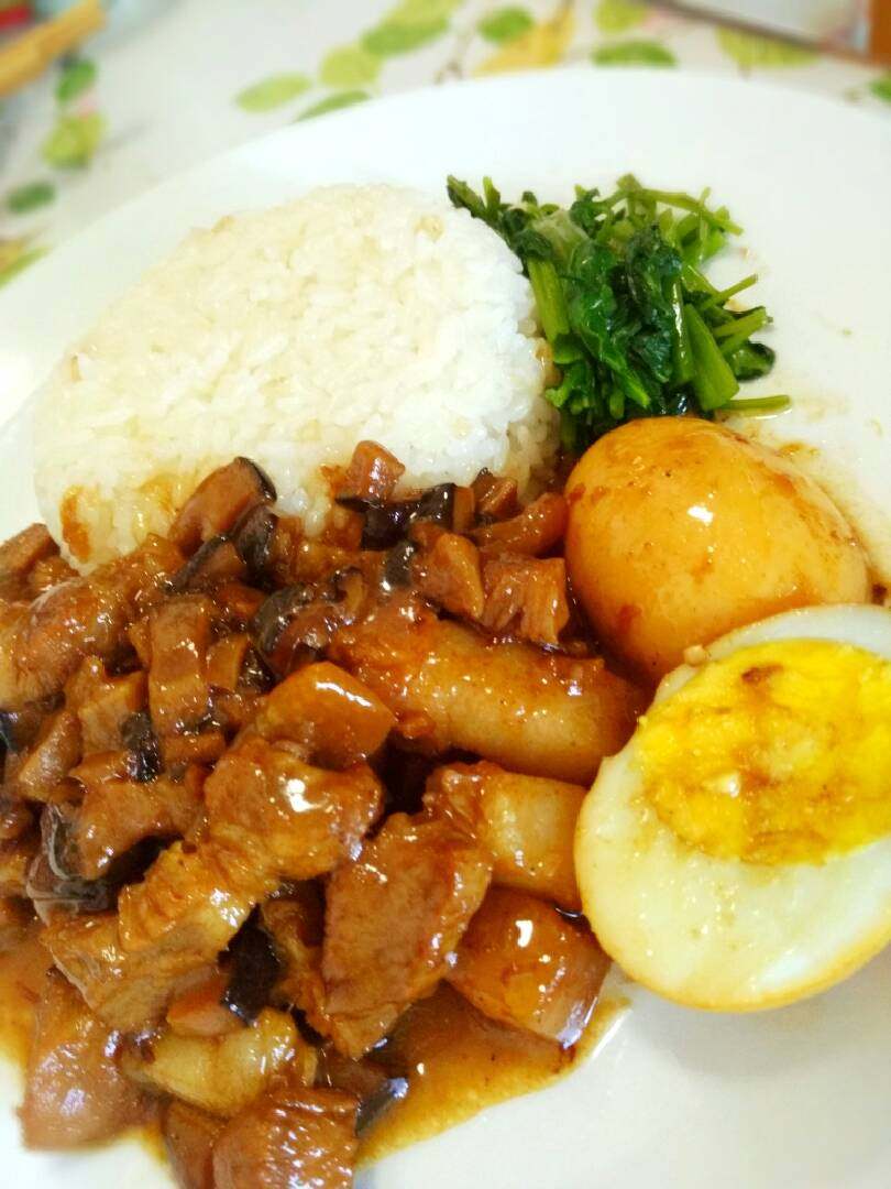  p data-id="gnx5uedrj5">这款卤肉饭便当料理,很适合备战大考的孩子