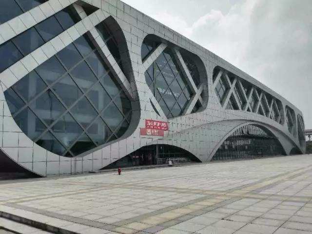  p>芜湖南站 i>(wuhunan railway station) /i>位于中国 a target="