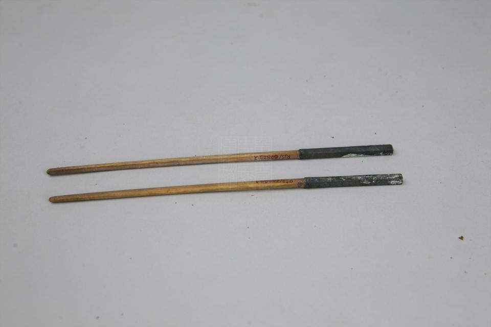 民国红军用过的镶银牙筷