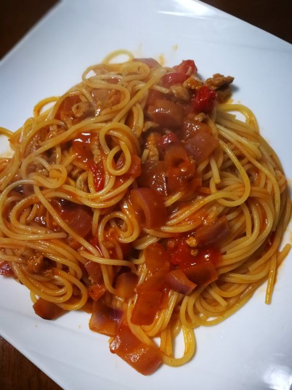  p>家常番茄肉酱意面是一道菜,主料是意大利面,番茄,猪肉或牛肉,芹菜.
