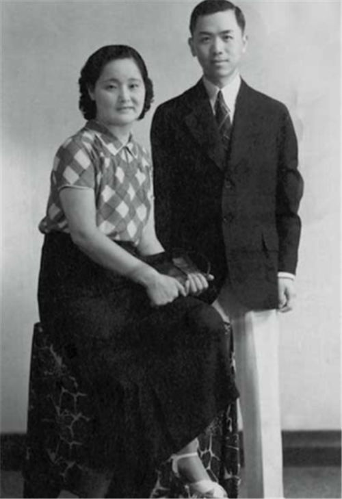 0b45xexl">陆殿栋(1907年-1976年),男,江苏吴江人,民主人士史良的丈夫