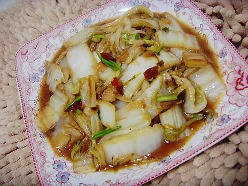  p>醋熘白菜是一道汉族名菜,属 a target="_blank" href="/item/鲁菜