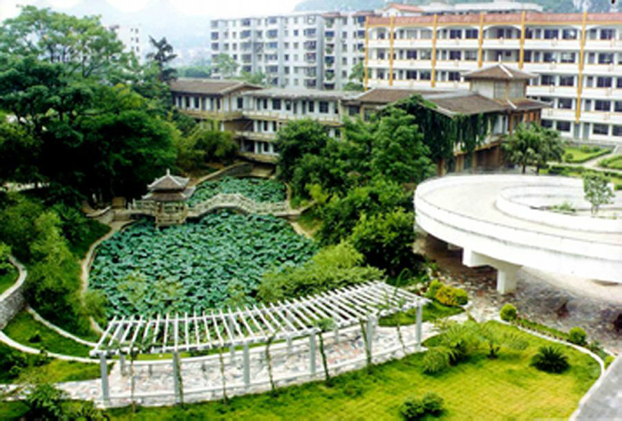 广西工艺美术学校