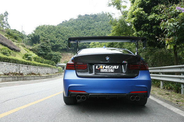 大多数尾翼包括水平尾翼和垂直尾翼,也有少数采用v型尾翼.