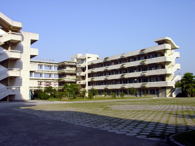 鹤山职业技术学校