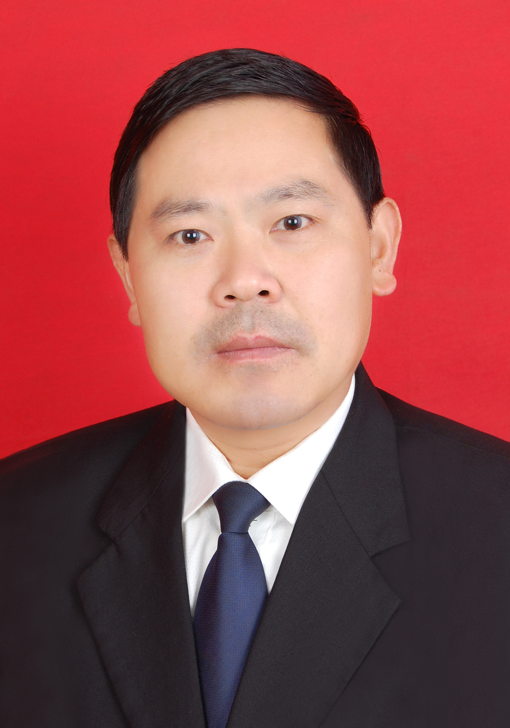 汉族,1964年7月生,湖南资兴市人,2011年06月~ 宜章县委常委,纪委书记