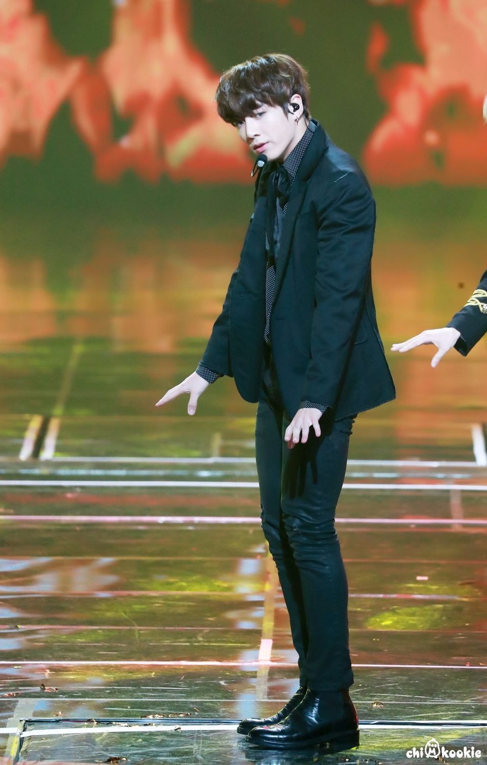  p>田柾国,1997年9月1日出生于韩国釜山广域市万德洞,韩国流行乐男