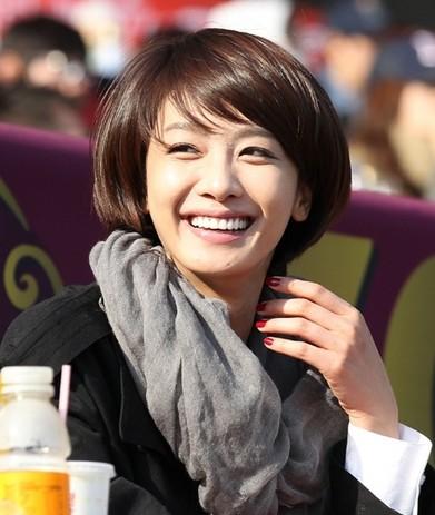  p>朴贞雅,1981年2月24日出生,韩国演员,歌手,主持人,前jewelry队长.